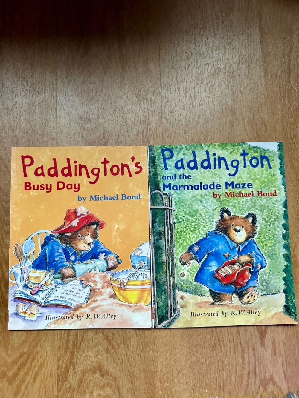 Paddington Bear Paperback Book Bundle 2 Michael Bond R.W. Alley